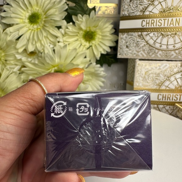 DECORTE hydration boosting serum new in box sealed new sealed!(Mine is open) - Picture 5 of 5